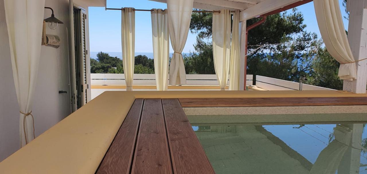 Casa Vacanze "Il Carrubo" Ґальяно-дель-Капо Екстер'єр фото