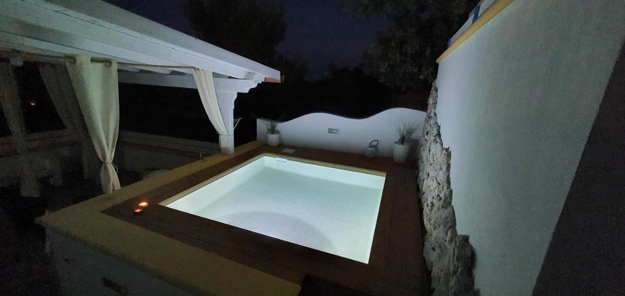 Casa Vacanze "Il Carrubo" Ґальяно-дель-Капо Екстер'єр фото