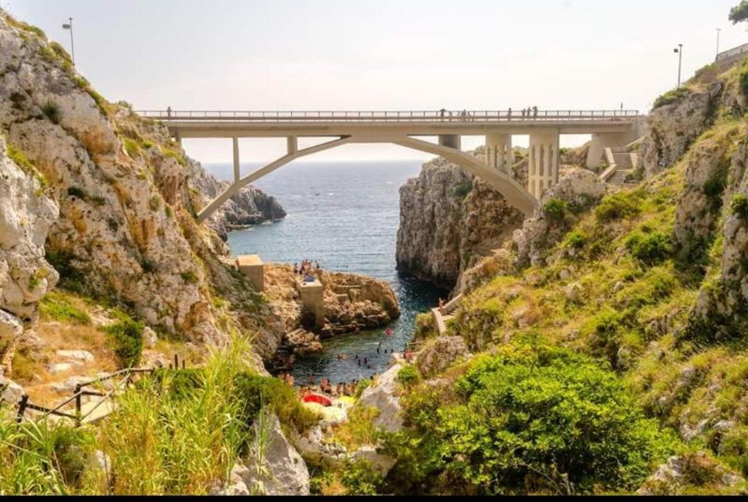 Casa Vacanze "Il Carrubo" Ґальяно-дель-Капо Екстер'єр фото